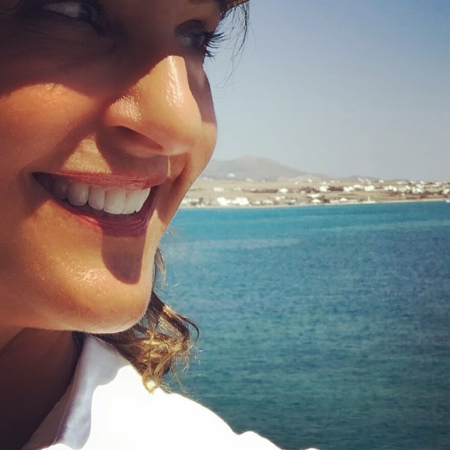 Η Νία Βαρντάλος κάνει τουρ στα ελληνικά νησιά 