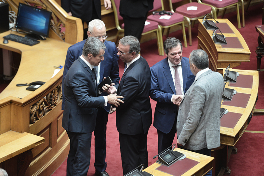 Ορκίστηκαν οι 300 της νέας Βουλής - Φωτογραφίες και παρασκήνιο