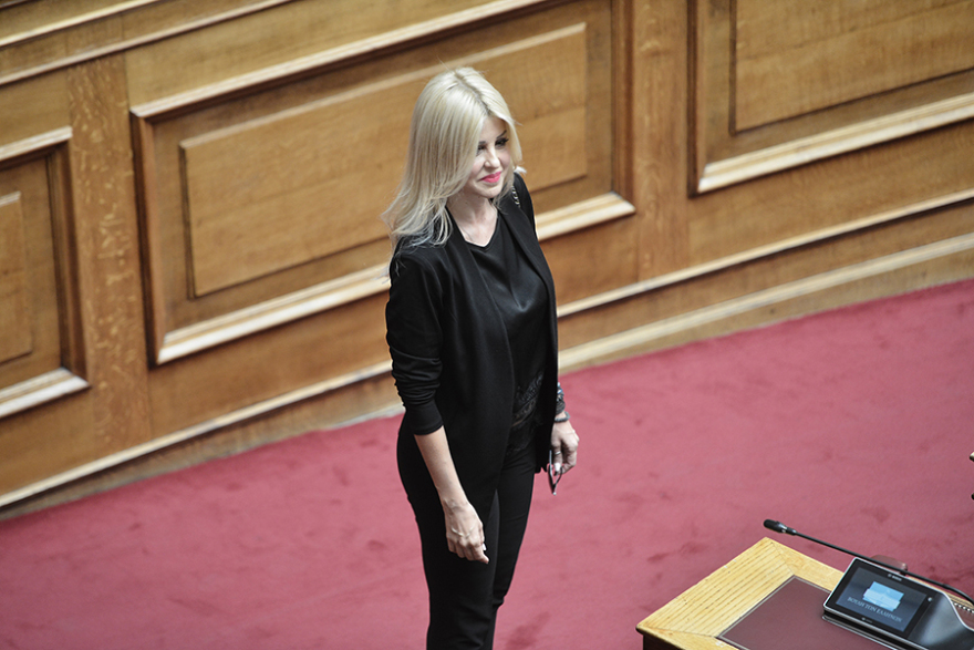 Ορκίστηκαν οι 300 της νέας Βουλής - Φωτογραφίες και παρασκήνιο