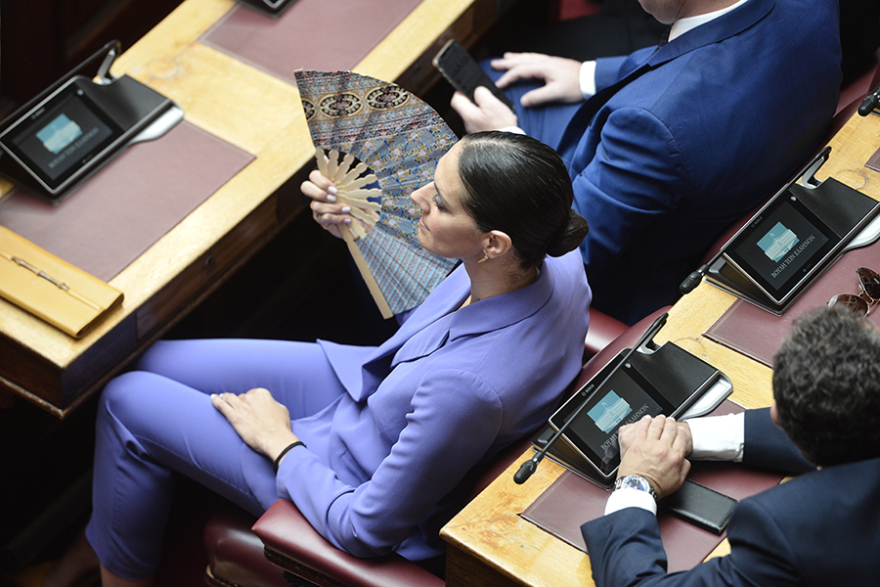 Ορκίστηκαν οι 300 της νέας Βουλής - Φωτογραφίες και παρασκήνιο