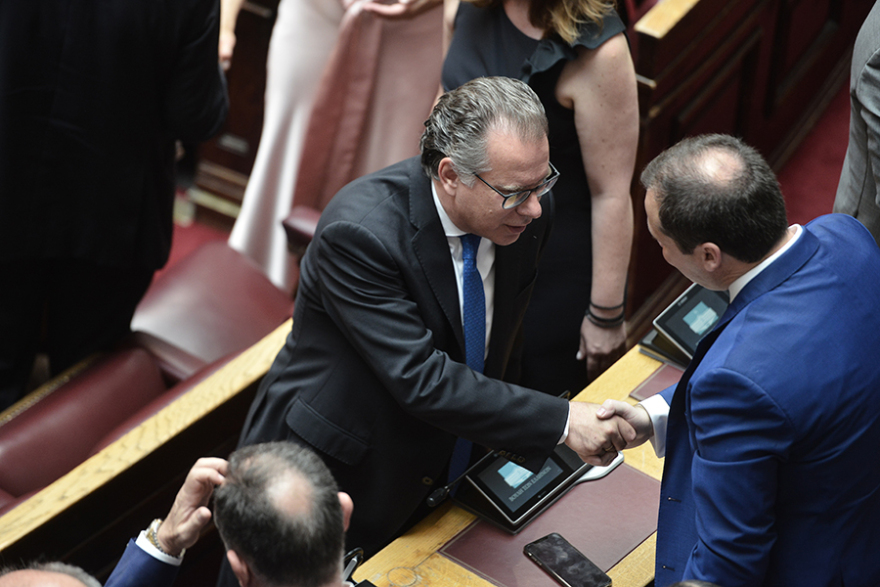 Ορκίστηκαν οι 300 της νέας Βουλής - Φωτογραφίες και παρασκήνιο