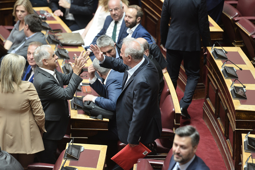 Ορκίστηκαν οι 300 της νέας Βουλής - Φωτογραφίες και παρασκήνιο