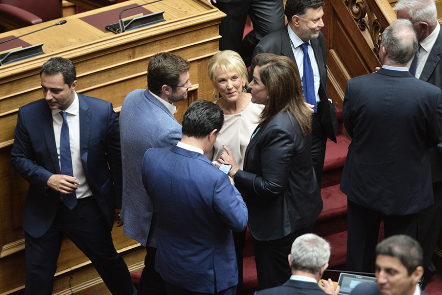 Ορκίστηκαν οι 300 της νέας Βουλής - Φωτογραφίες και παρασκήνιο