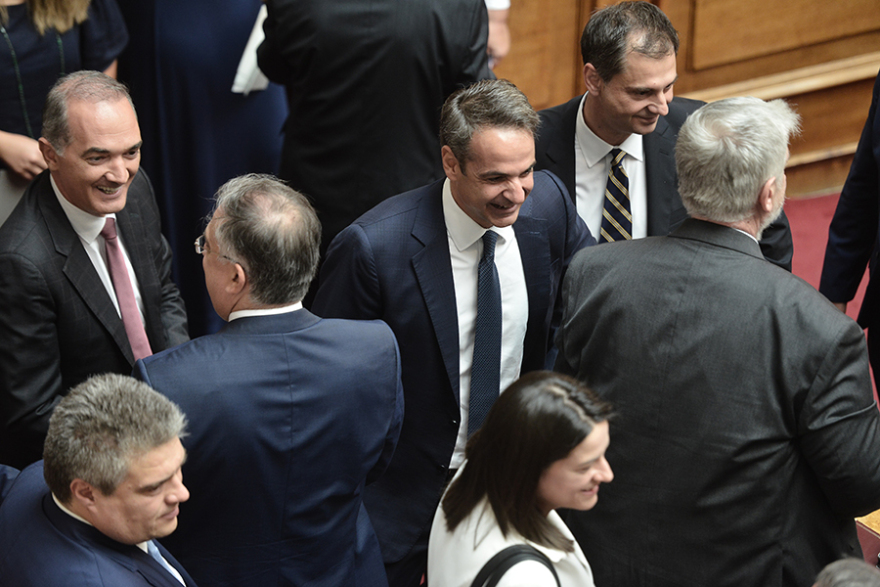 Ορκίστηκαν οι 300 της νέας Βουλής - Φωτογραφίες και παρασκήνιο