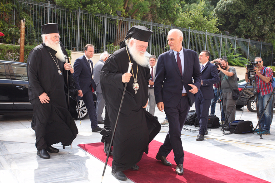 Ορκίστηκαν οι 300 της νέας Βουλής - Φωτογραφίες και παρασκήνιο