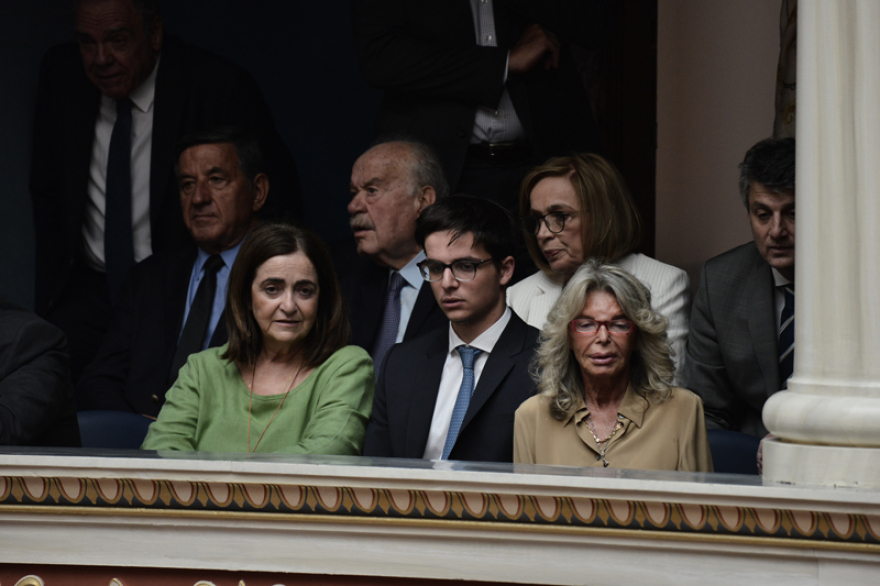 Ορκίστηκαν οι 300 της νέας Βουλής - Φωτογραφίες και παρασκήνιο