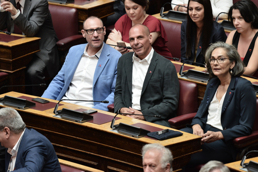 Ορκίστηκαν οι 300 της νέας Βουλής - Φωτογραφίες και παρασκήνιο