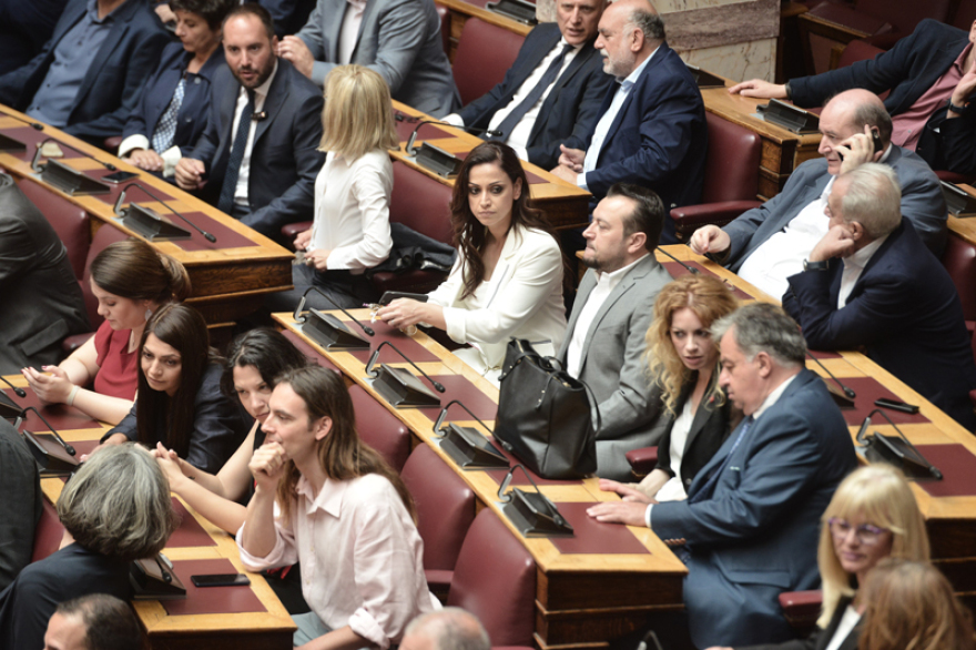 Ορκίστηκαν οι 300 της νέας Βουλής - Φωτογραφίες και παρασκήνιο