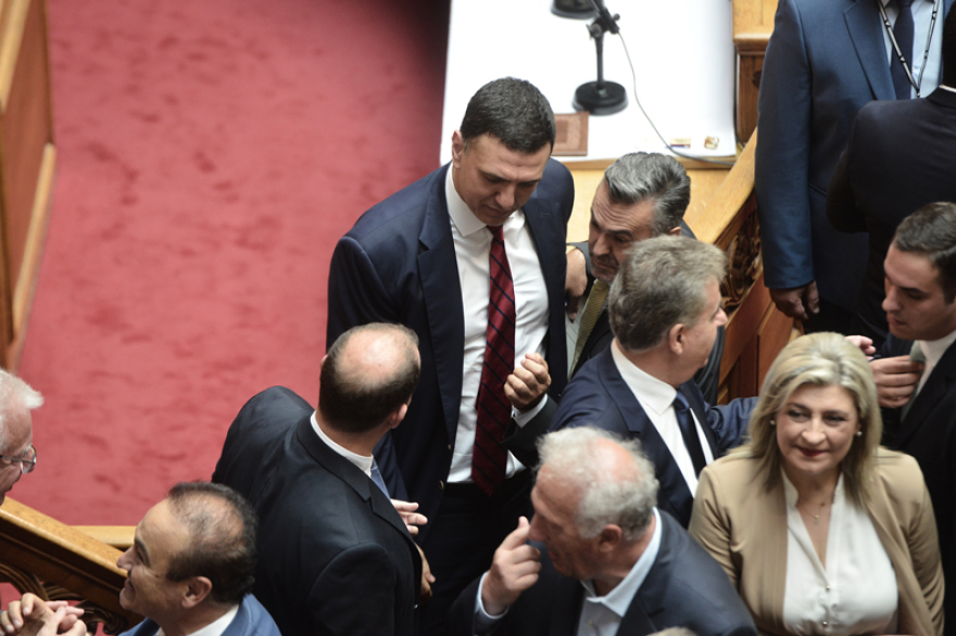 Ορκίστηκαν οι 300 της νέας Βουλής - Φωτογραφίες και παρασκήνιο