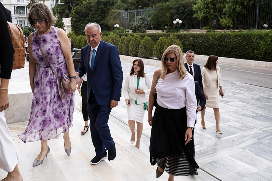 Ορκωμοσία της Βουλής: Οι κυρίες που ξεχώρισαν με τις ενδυματολογικές τους επιλογές