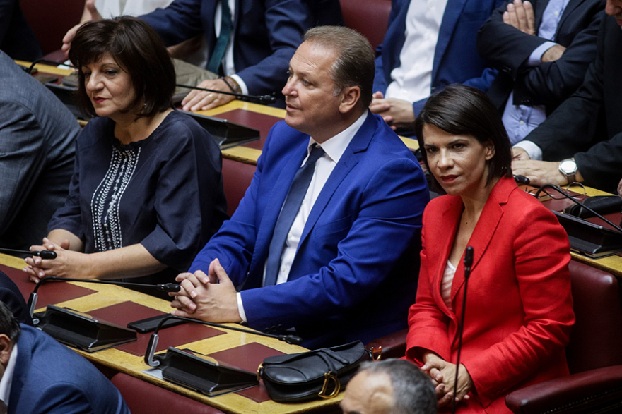 Ορκωμοσία της Βουλής: Οι κυρίες που ξεχώρισαν με τις ενδυματολογικές τους επιλογές