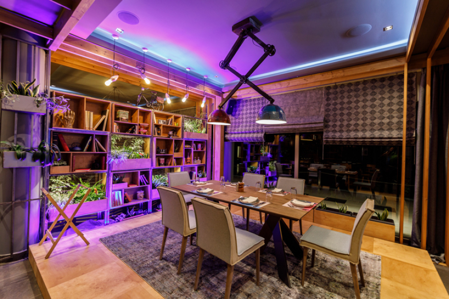  Yiamas Gastro Bar