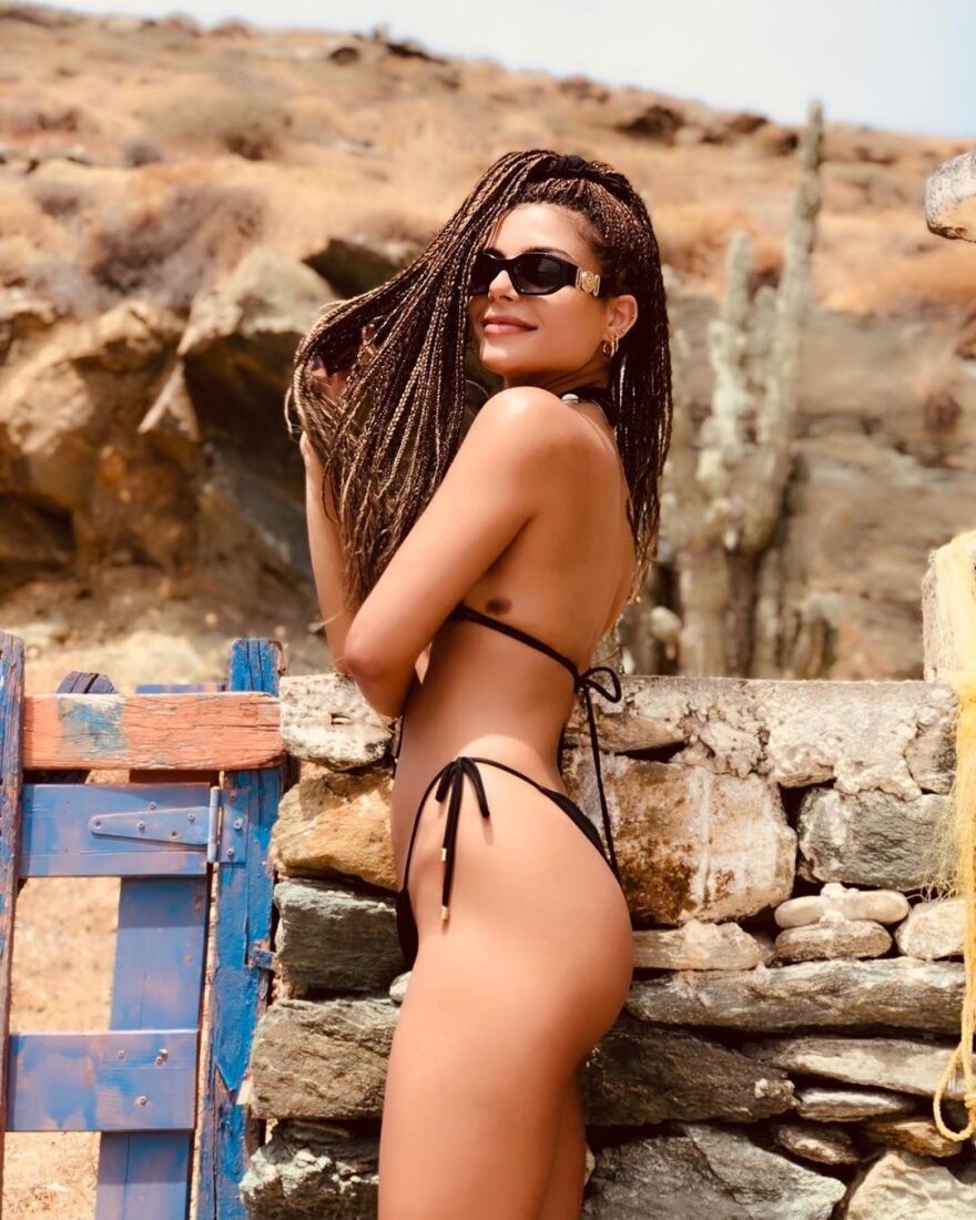 Η Ελευθερία Ελευθερίου φόρεσε το πιο αποκαλυπτικό μπικίνι της 
