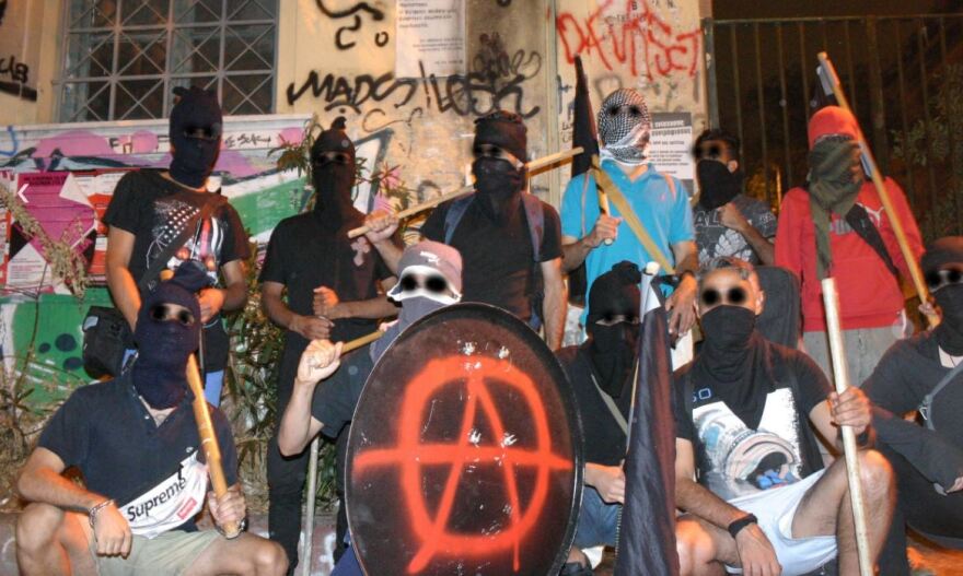 Προκαλούν οι αντιεξουσιαστές με «περιπολίες» στα Εξάρχεια