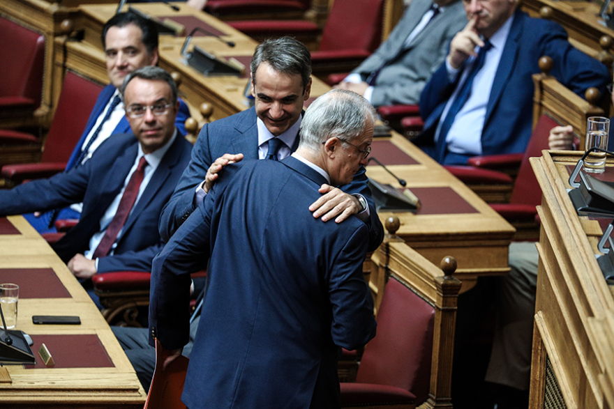 Ρεκόρ Τασούλα: Με 283 ψήφους εξελέγη νέος πρόεδρος της Βουλής