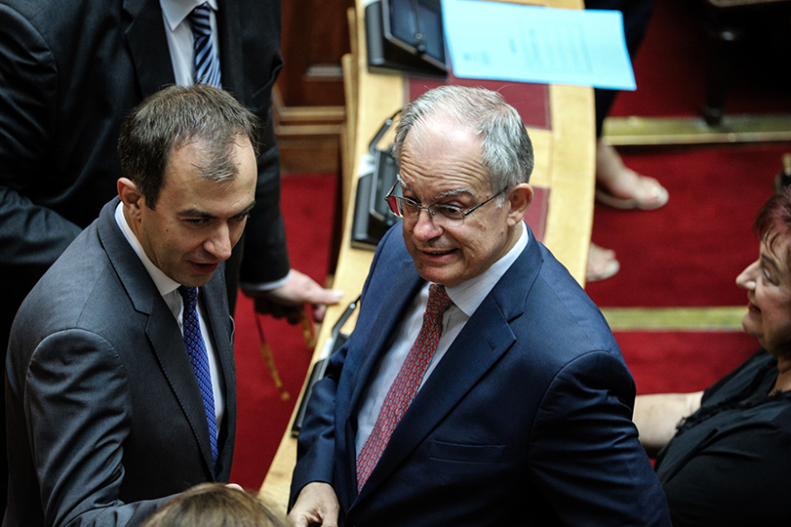 Ρεκόρ Τασούλα: Με 283 ψήφους εξελέγη νέος πρόεδρος της Βουλής