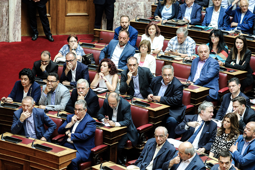 Ρεκόρ Τασούλα: Με 283 ψήφους εξελέγη νέος πρόεδρος της Βουλής