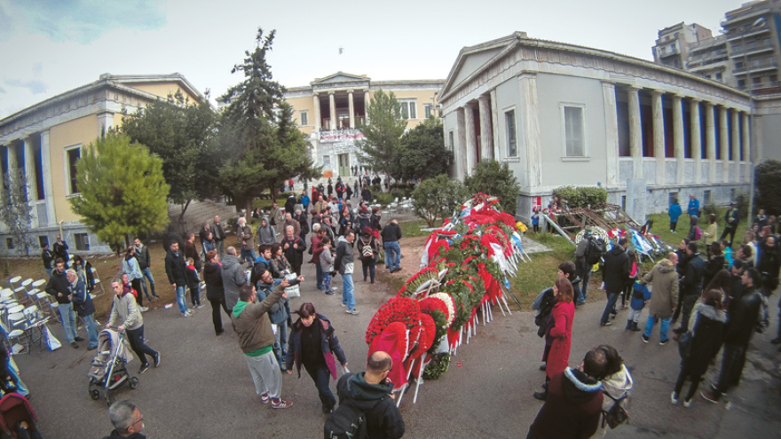 Το Αρχαιολογικό Μουσείο «αγκαλιάζει» το Πολυτεχνείο  