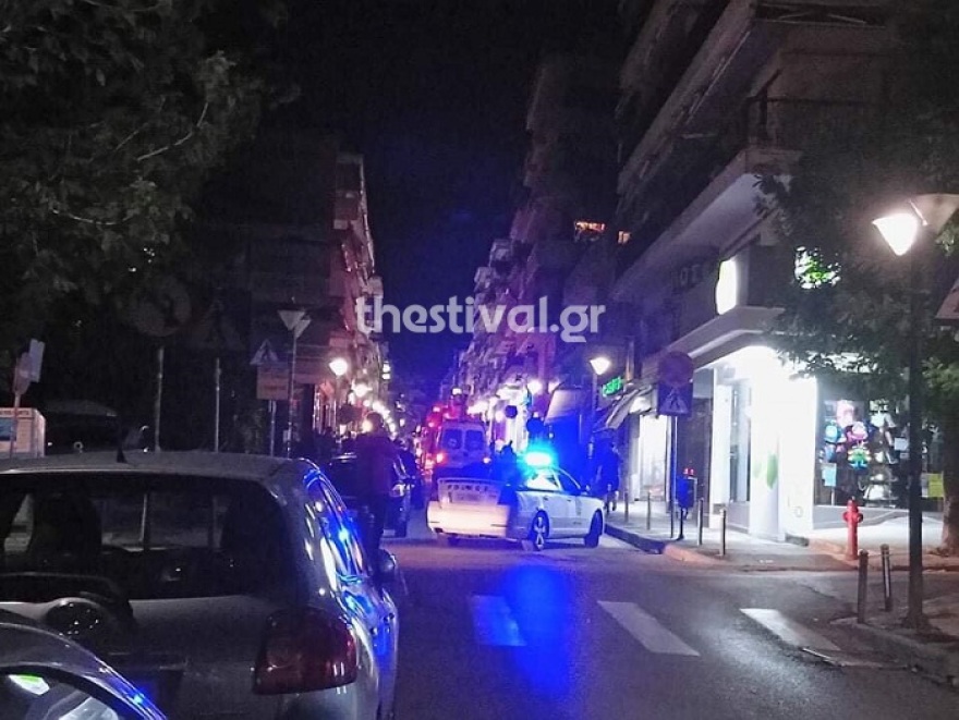 Φωτιά σε διαμέρισμα στην Καλαμαριά: Απεγκλωβίστηκε ηλικιωμένη