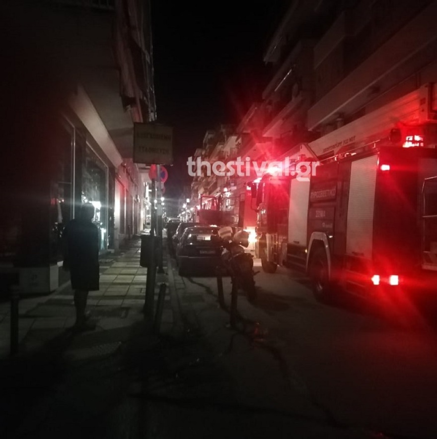 Φωτιά σε διαμέρισμα στην Καλαμαριά: Απεγκλωβίστηκε ηλικιωμένη