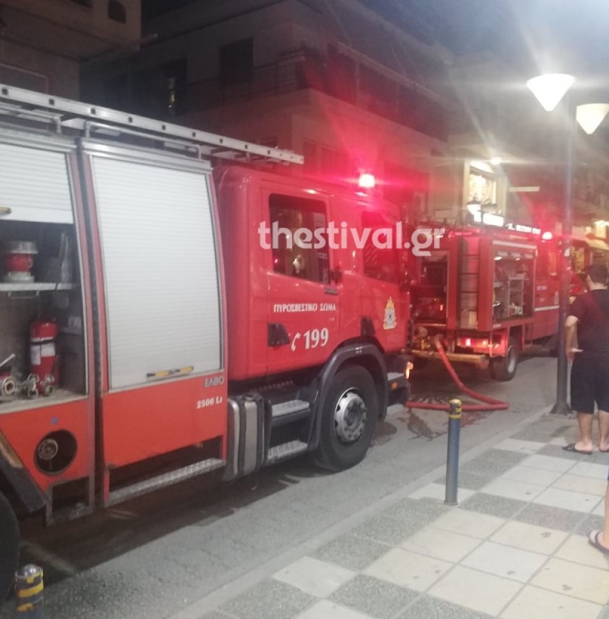 Φωτιά σε διαμέρισμα στην Καλαμαριά: Απεγκλωβίστηκε ηλικιωμένη