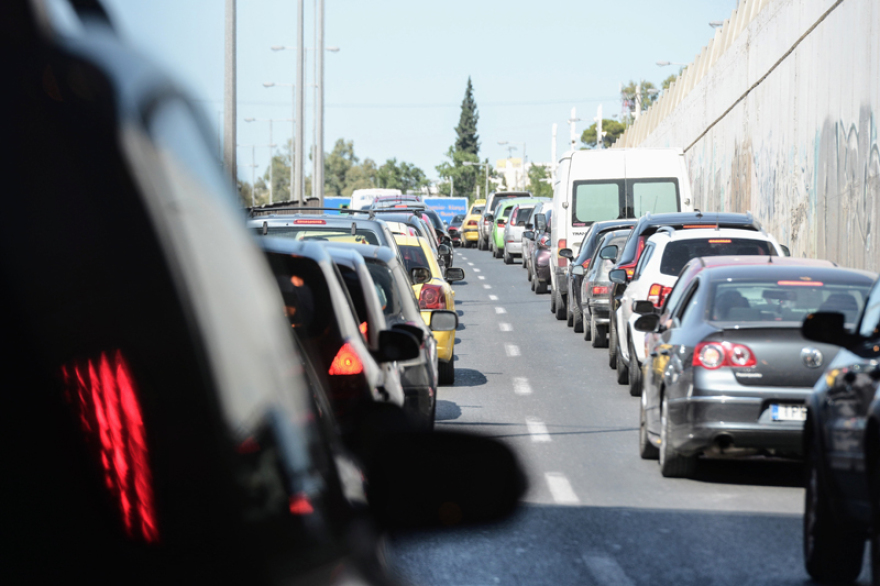 Σεισμός στην Αθήνα: Χάος στους δρόμους μετά τη δόνηση των 5,1 Ρίχτερ
