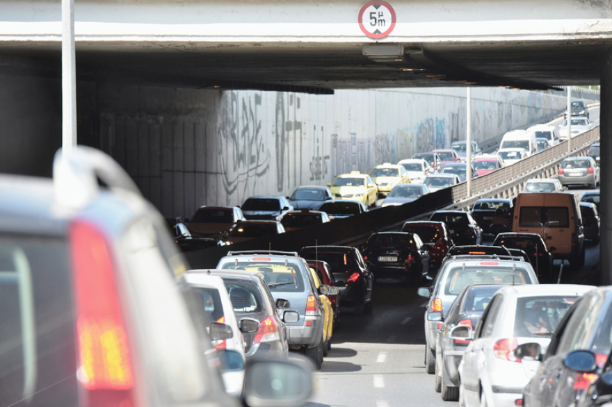 Σεισμός στην Αθήνα: Χάος στους δρόμους μετά τη δόνηση των 5,1 Ρίχτερ