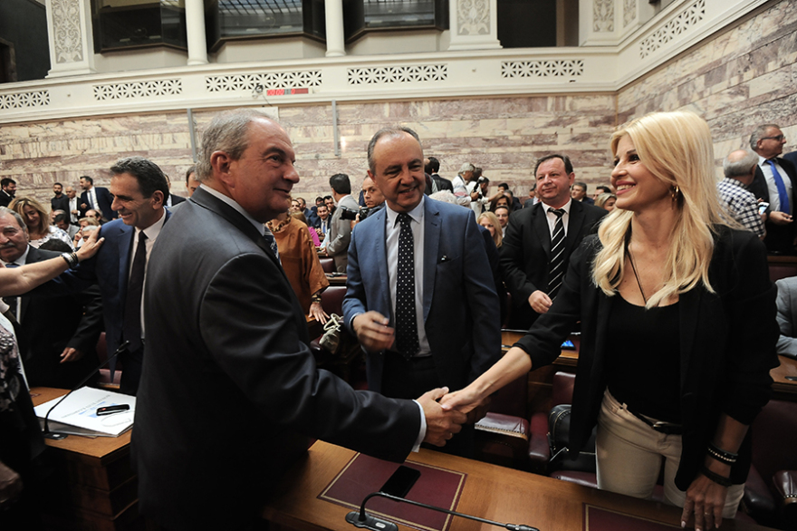 Μητσοτάκης στους βουλευτές της ΝΔ: Περισσότερες πράξεις, λιγότερα λόγια, συνεχής μάχη κατά του λαϊκισμού  