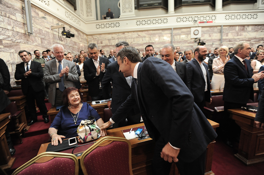 Μητσοτάκης στους βουλευτές της ΝΔ: Περισσότερες πράξεις, λιγότερα λόγια, συνεχής μάχη κατά του λαϊκισμού  