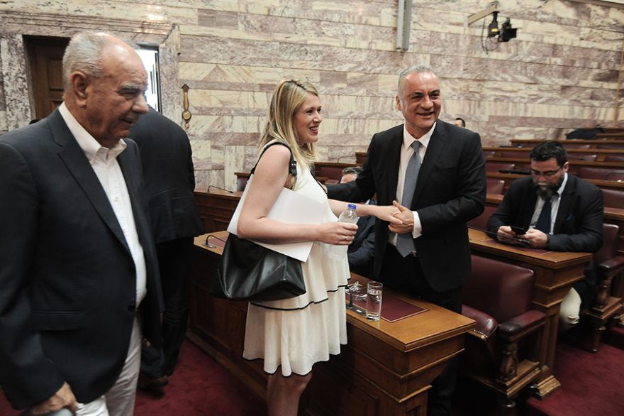 Μητσοτάκης στους βουλευτές της ΝΔ: Περισσότερες πράξεις, λιγότερα λόγια, συνεχής μάχη κατά του λαϊκισμού  