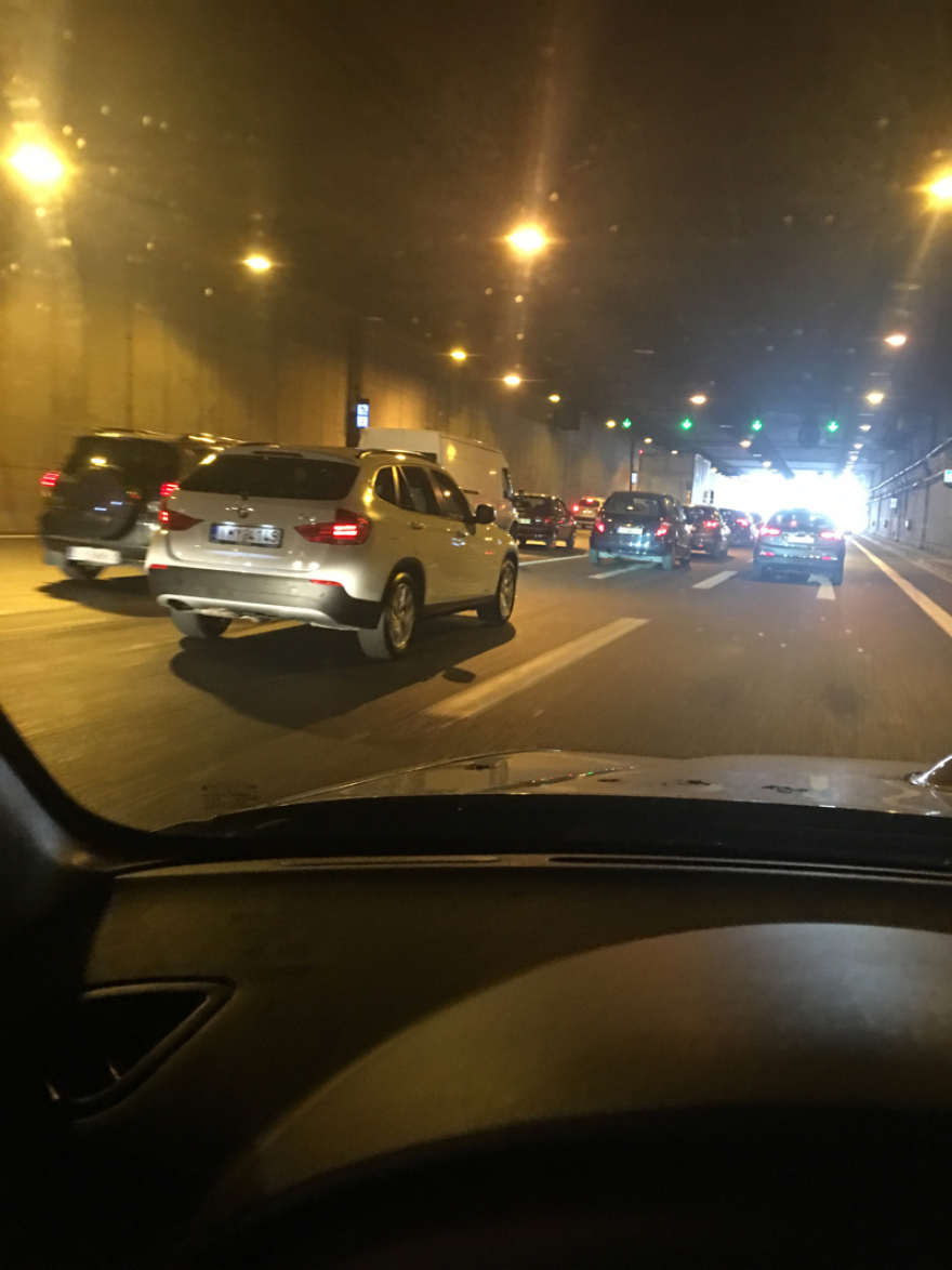 Σεισμός στην Αθήνα: Φωτογραφίες από το κέντρο της Αθήνας