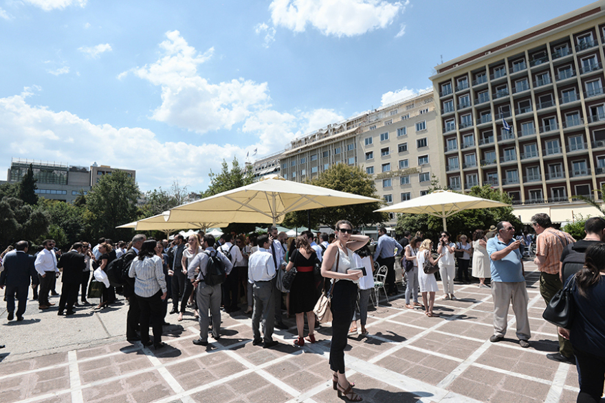 Σεισμός στην Αθήνα: Φωτογραφίες από το κέντρο της Αθήνας