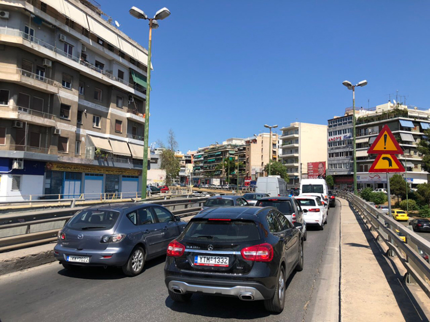 Σεισμός στην Αθήνα: Χάος στους δρόμους μετά τη δόνηση των 5,1 Ρίχτερ