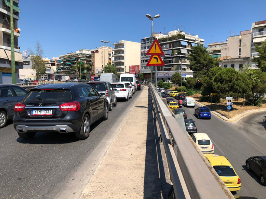 Σεισμός στην Αθήνα: Χάος στους δρόμους μετά τη δόνηση των 5,1 Ρίχτερ