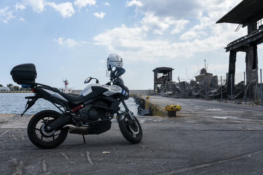 Φωτογραφικό οδοιπορικό μετά τα 5,1 Ρίχτερ: Έπεσαν παλιά κτίρια, κατέρρευσε ο ταινιόδρομος στον Πειραιά