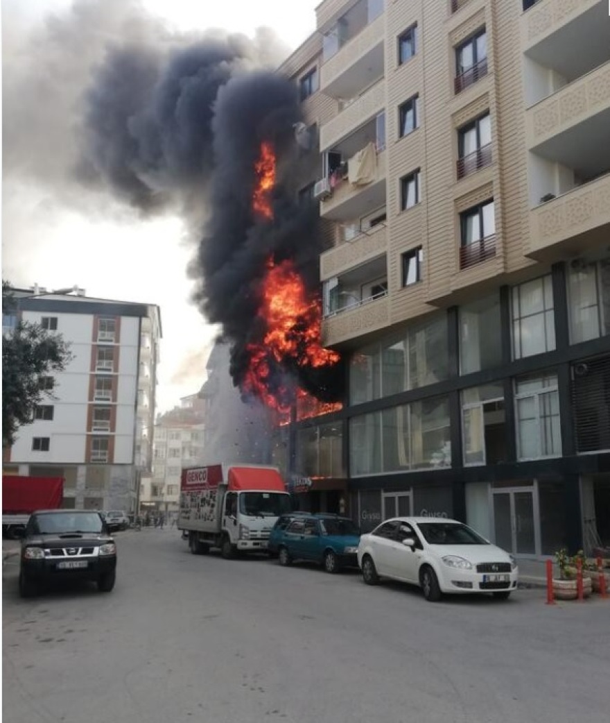 Τουρκία: Έκρηξη air condition «ισοπέδωσε» γειτονιά