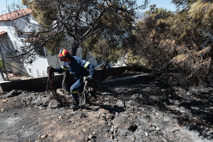 Σε ύφεση τα πύρινα μέτωπα