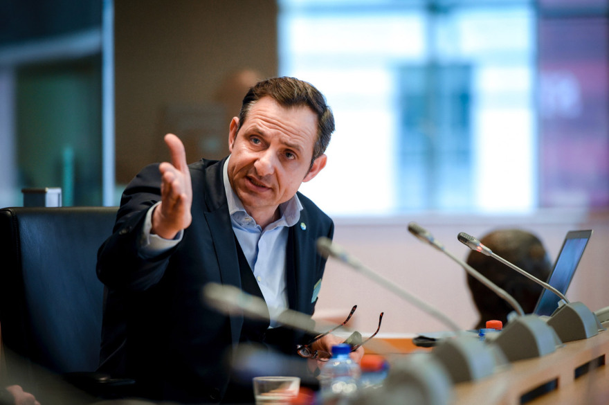 Στην Κρήτη ο ευρωβουλευτής S. Eck, σε αποστολή για την προστασία των ζώων 