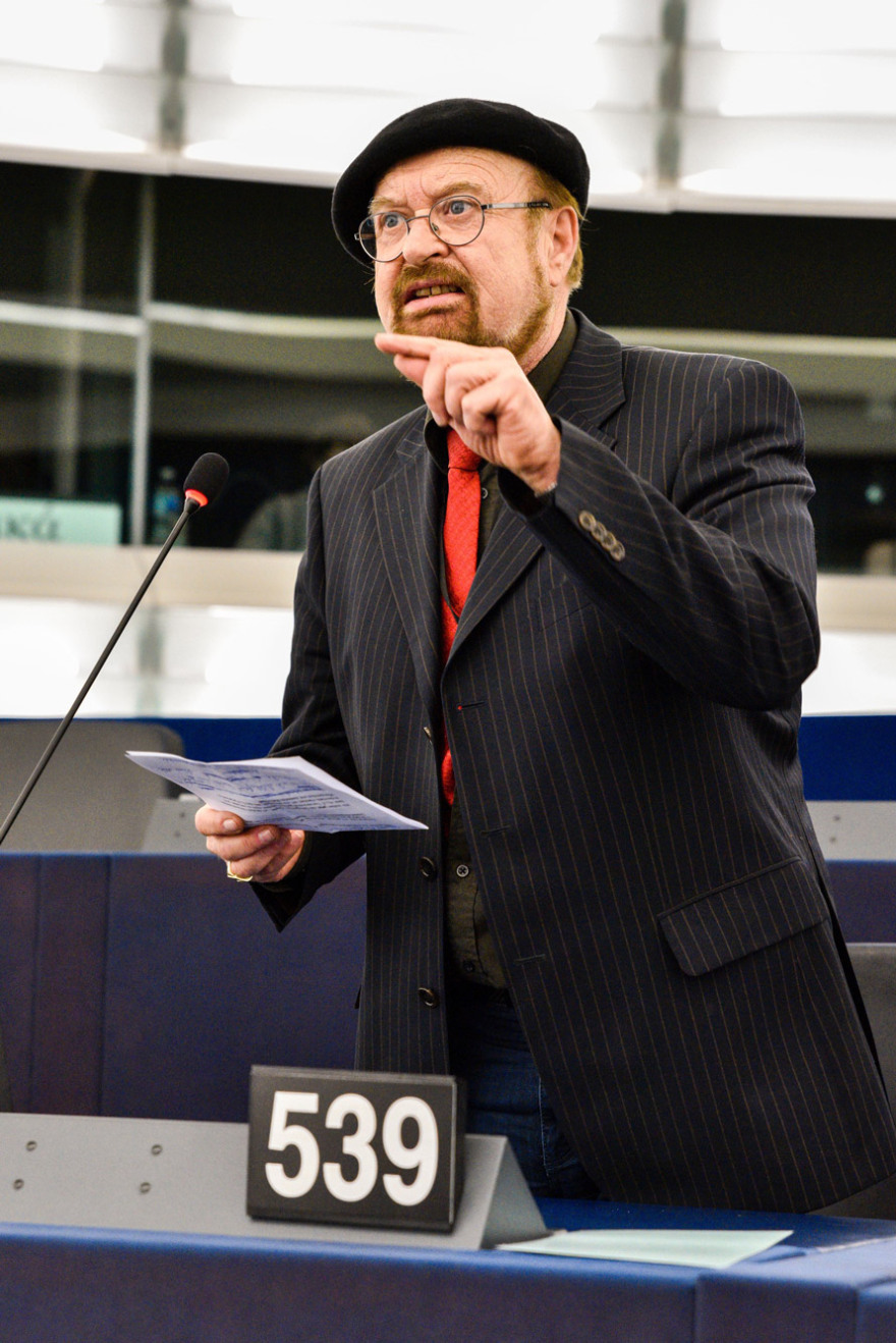 Στην Κρήτη ο ευρωβουλευτής S. Eck, σε αποστολή για την προστασία των ζώων 