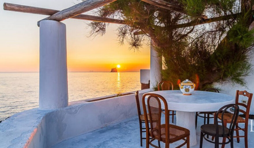 Dolce & Gabbana: Οι σχεδιαστές πωλούν τη βίλα τους στη Σικελία