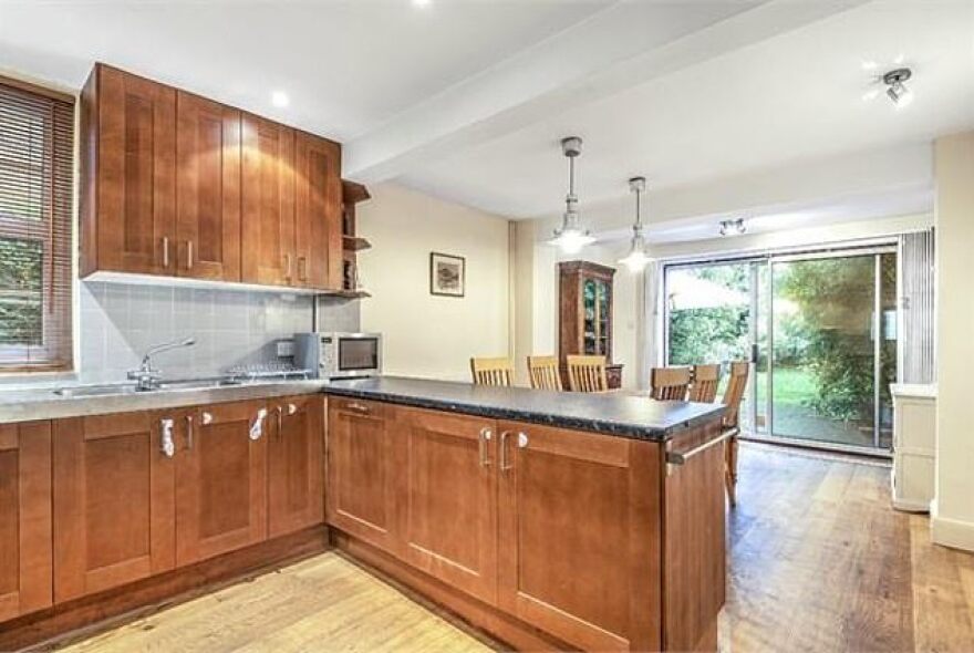 Η «ερωτική φωλιά» του Μπόρις Τζόνσον και της αγαπημένης του Κάρι Σίμοντς