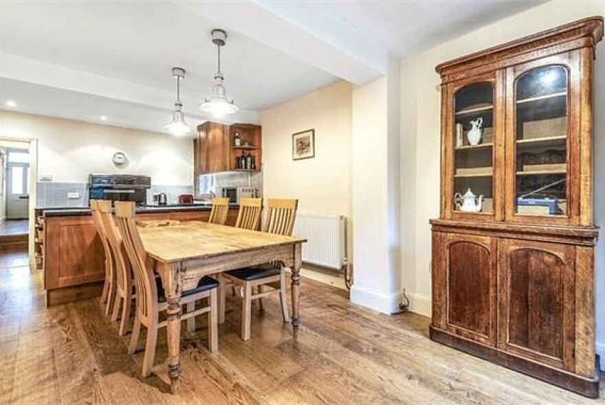 Η «ερωτική φωλιά» του Μπόρις Τζόνσον και της αγαπημένης του Κάρι Σίμοντς