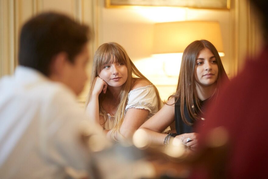 Μητσοτάκης: Γιόρτασε με μαθητές την 45η επέτειο Αποκατάστασης της Δημοκρατίας