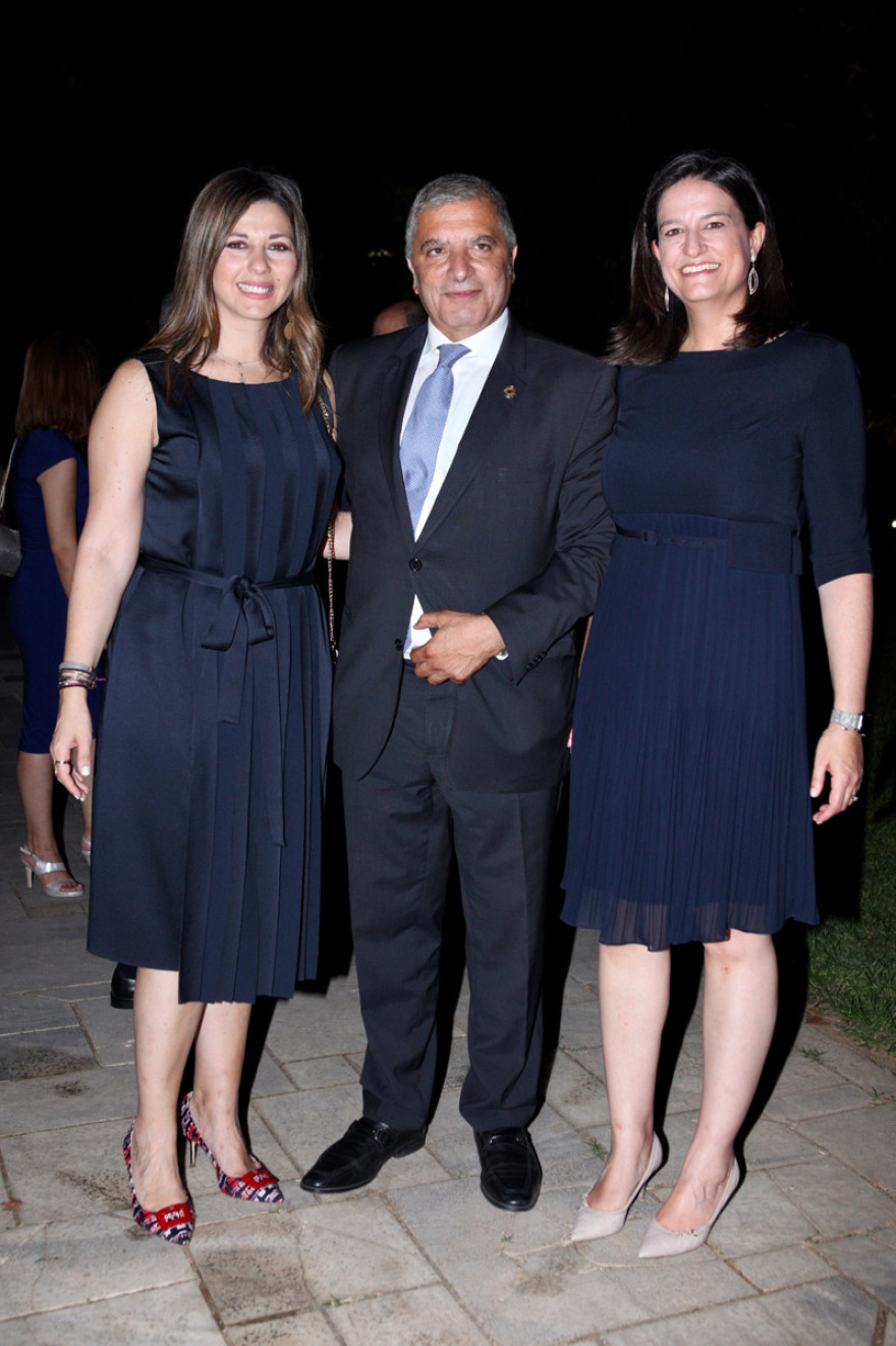 Παρασκήνιο και φωτογραφίες από τη γιορτή για την αποκατάσταση της Δημοκρατίας στο προεδρικό μέγαρο