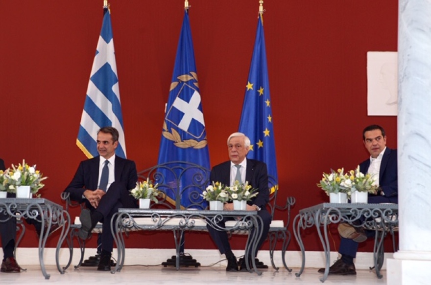 Παρασκήνιο και φωτογραφίες από τη γιορτή για την αποκατάσταση της Δημοκρατίας στο προεδρικό μέγαρο