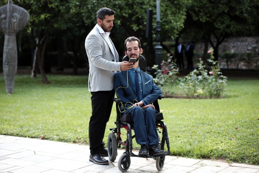 Παρασκήνιο και φωτογραφίες από τη γιορτή για την αποκατάσταση της Δημοκρατίας στο προεδρικό μέγαρο