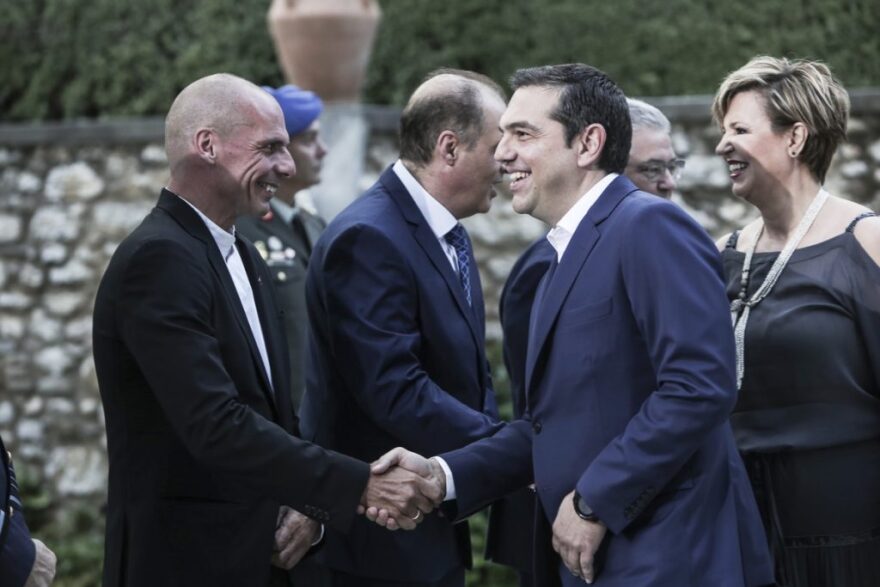 Παρασκήνιο και φωτογραφίες από τη γιορτή για την αποκατάσταση της Δημοκρατίας στο προεδρικό μέγαρο