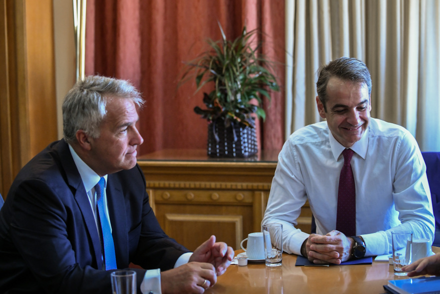 Μητσοτάκης στο υπ. Αγροτικής Ανάπτυξης: Κεντρική προτεραιότητα η αναβάθμιση του πρωτογενούς τομέα