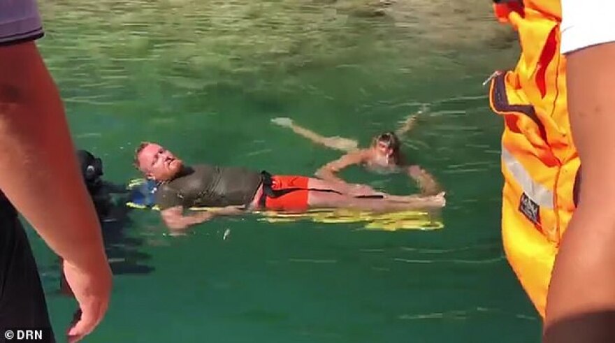 Τρομακτικό βίντεο: 'Εκανε βουτιά από γέφυρα 40 μέτρων και έσπασε τη λεκάνη του