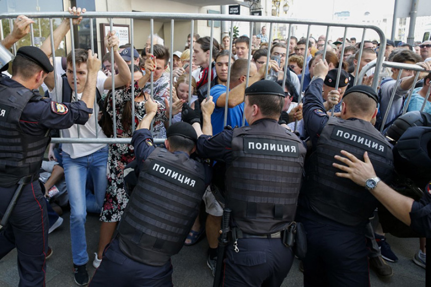 Ρωσία: Εκατοντάδες συλλήψεις σε διαδήλωση της αντιπολίτευσης